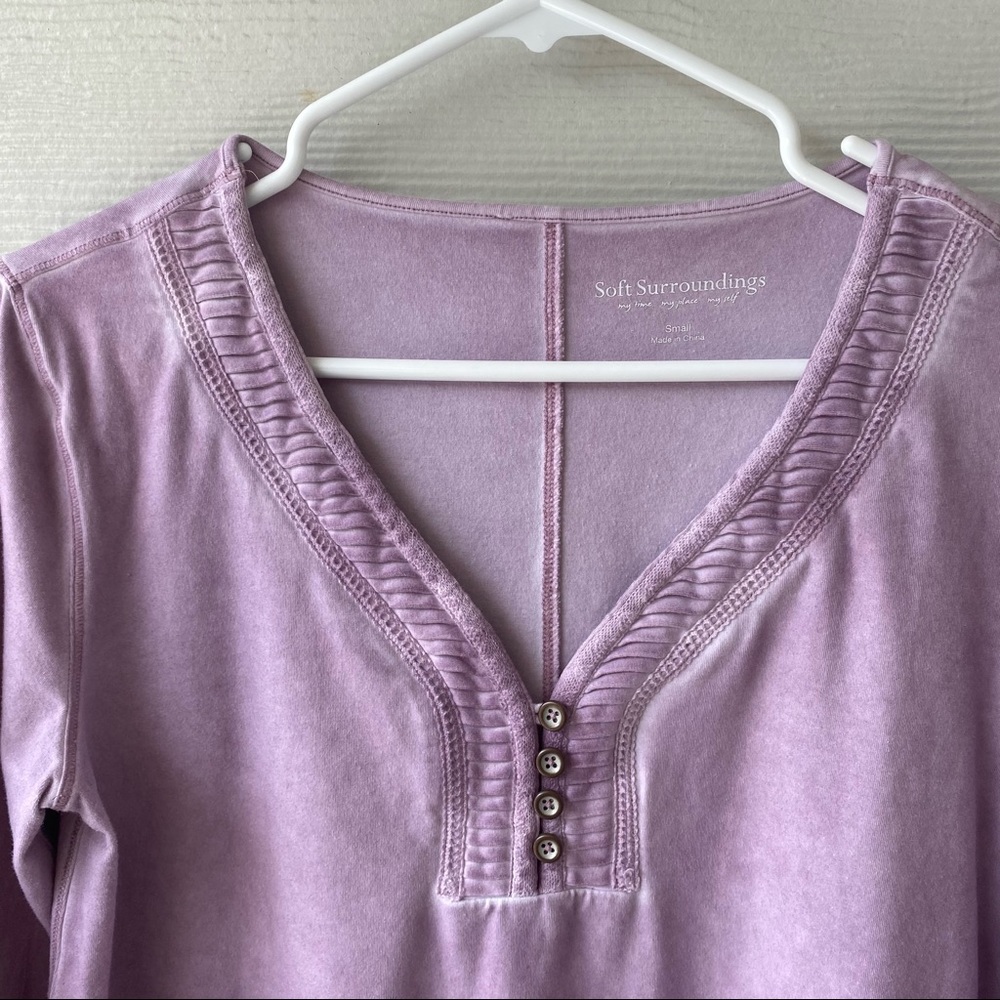 SOFT SURROUNDINGS V Neck Lavender Top - Picture 3 of 9